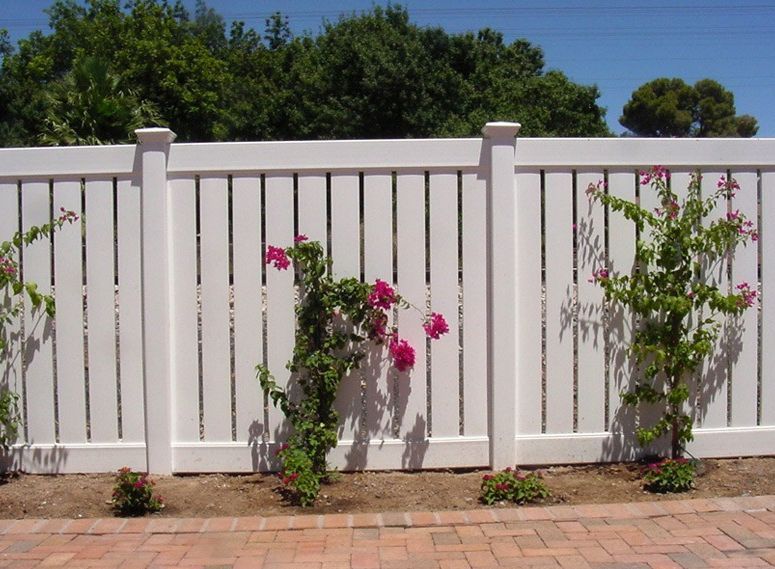 vinyl fencing